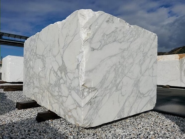 calacatta-marble-block-2-1.jpg