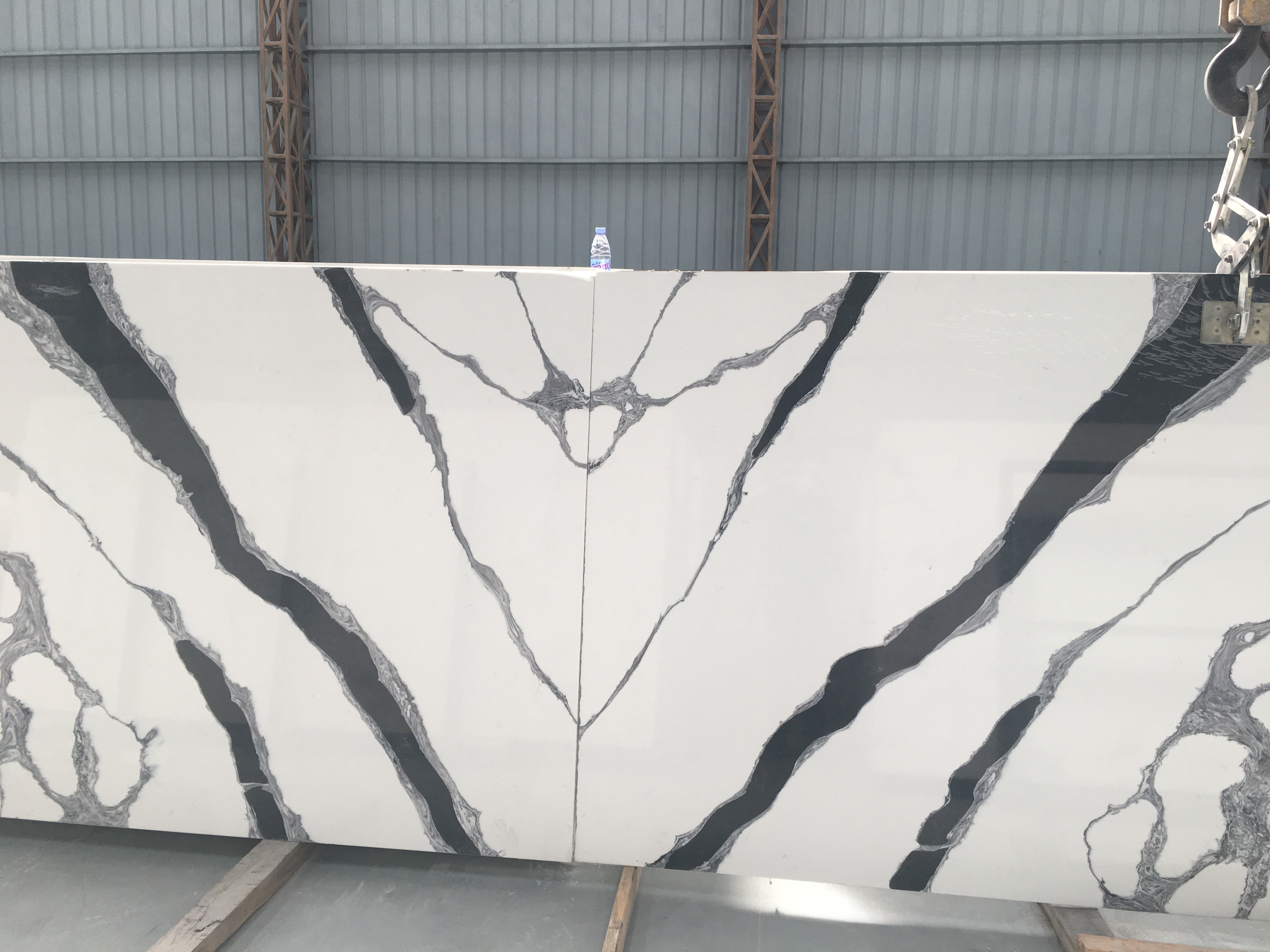 How beautiful for our new additional quartz surface, book matching effect range