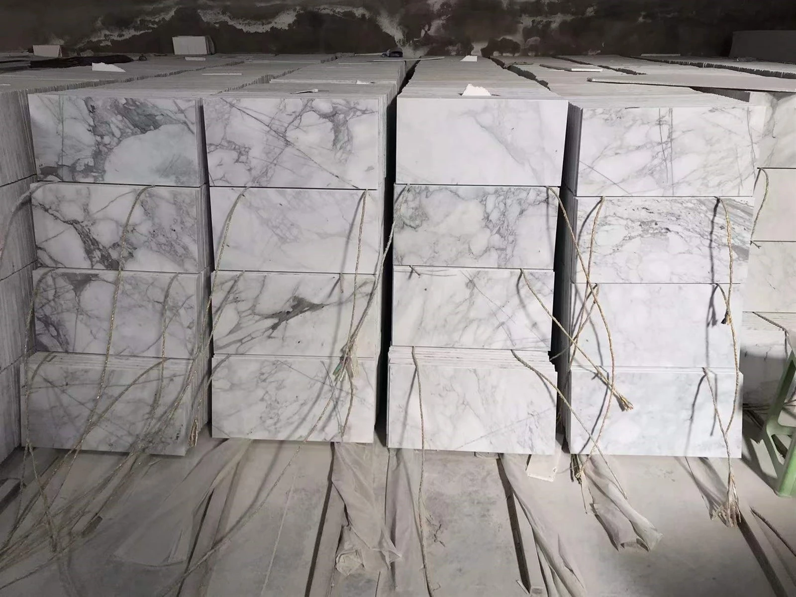 Cressa marble tile 600x300x10 mm 14 Cressa marble tile 600x300x10 mm 14