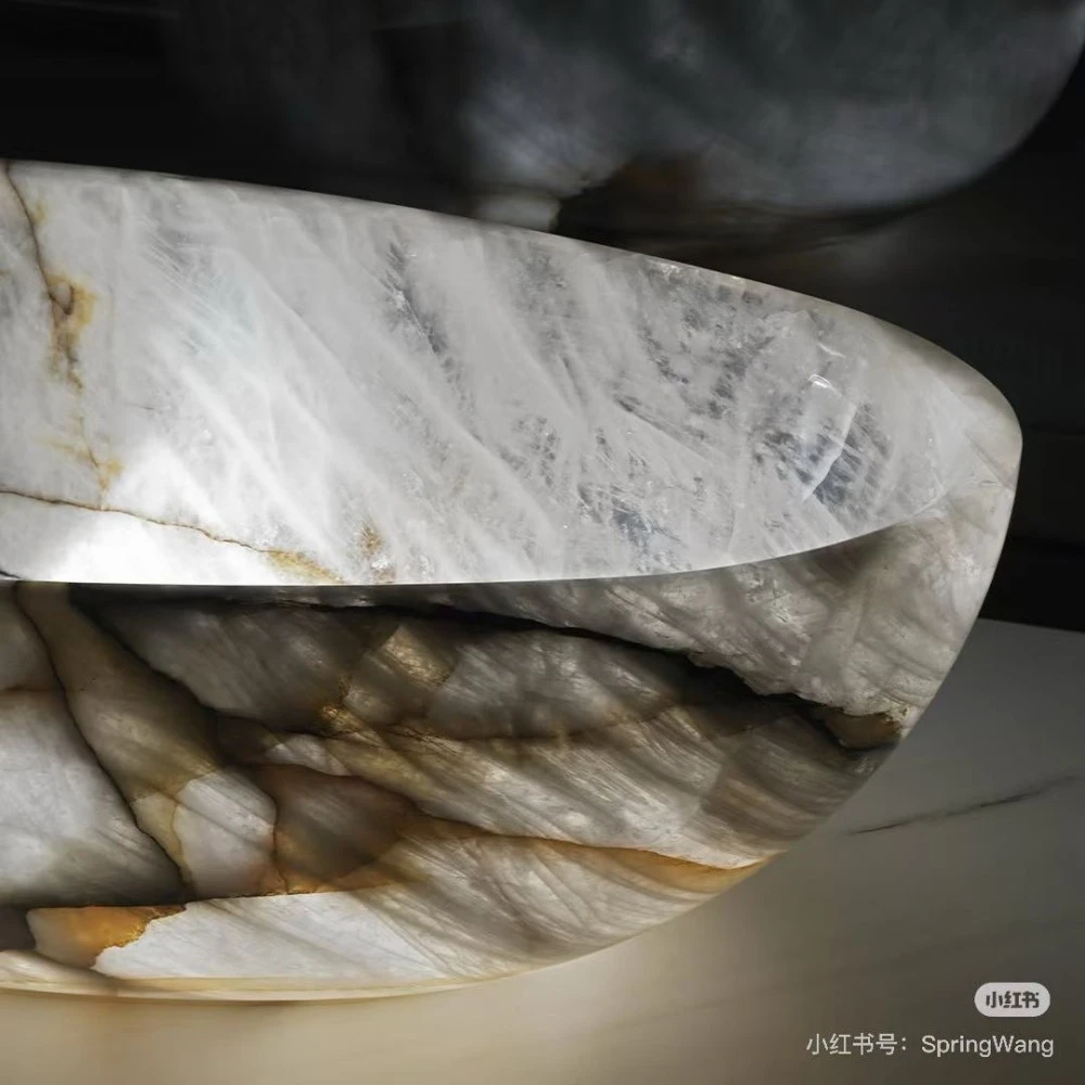 BATHTUB CRYSTAL QUARTZITE BATHTUB CRYSTAL QUARTZITE